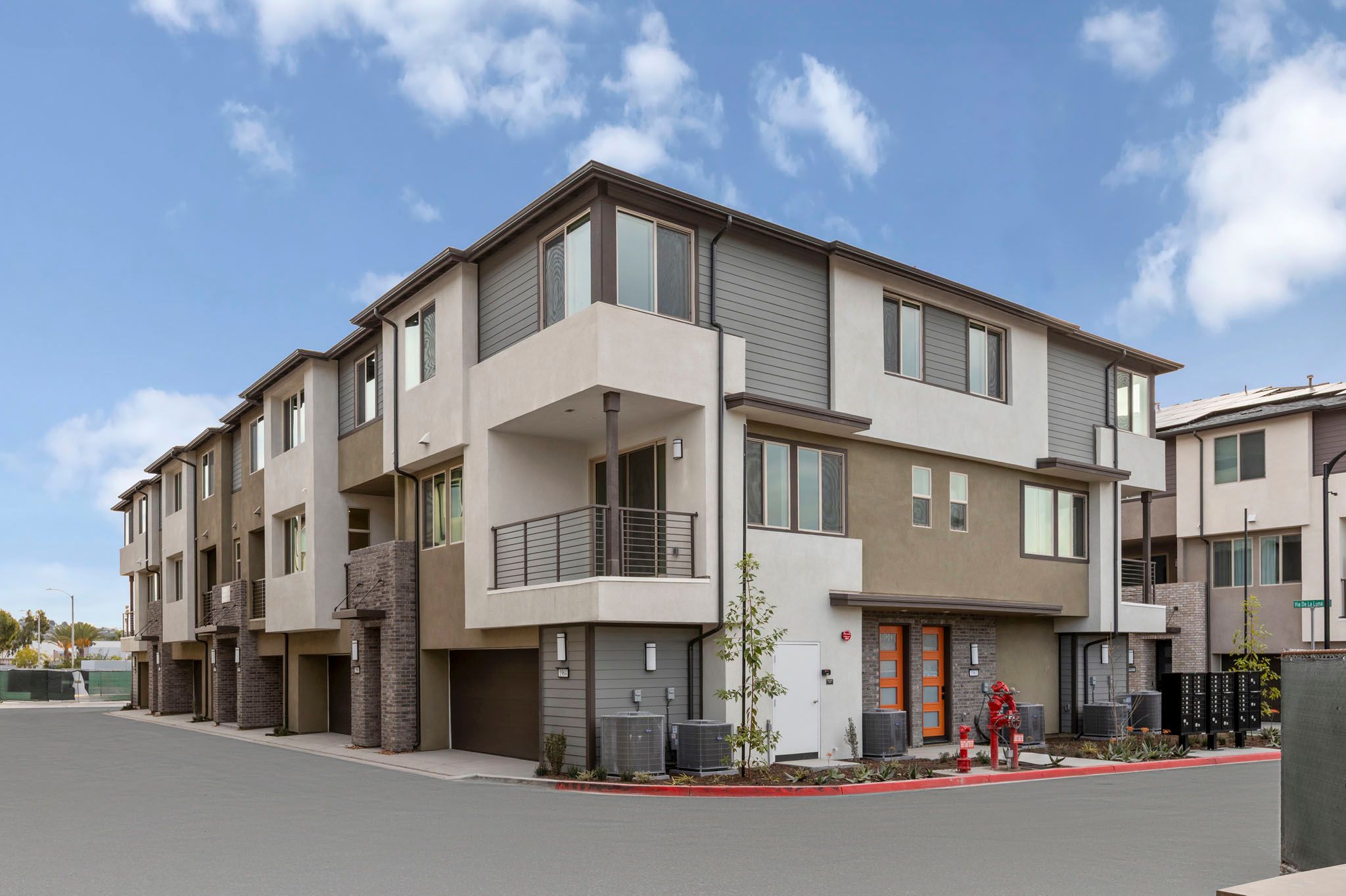 Hudson por Risewell Homes en Orange County California