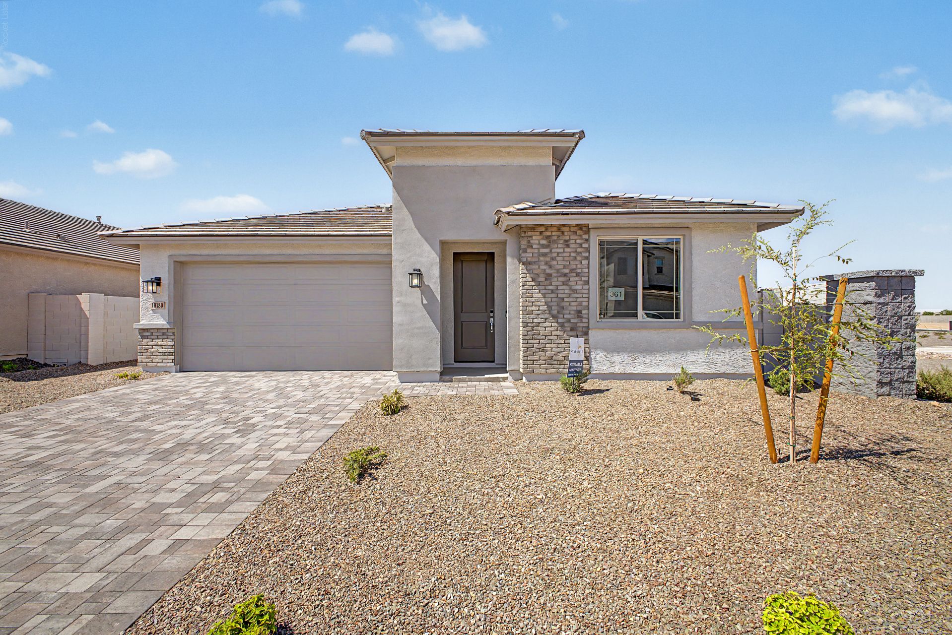 Trovita at Citrus Park por Risewell Homes en Phoenix-Mesa Arizona