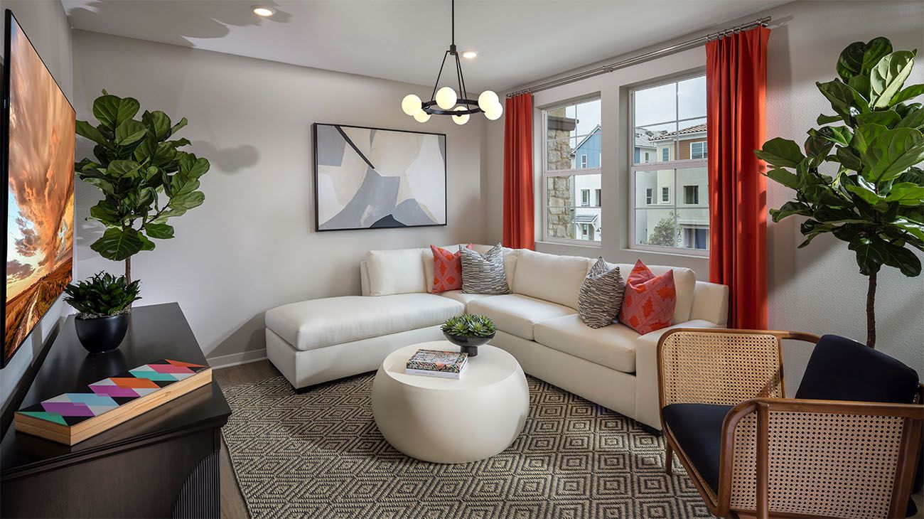 casa en Hayes at Eastvale Square por Risewell Homes