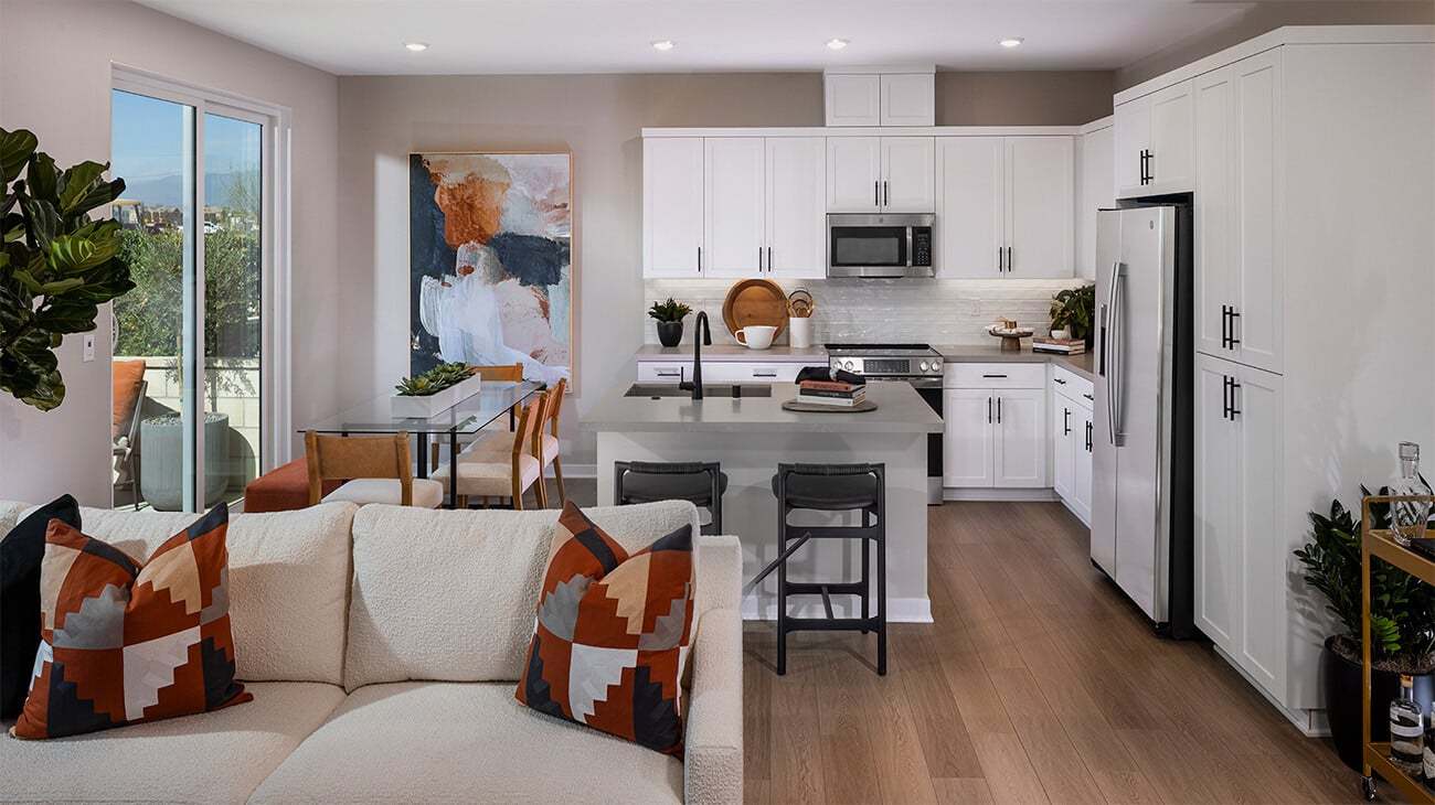 casa en Beacon at Eastvale Square por Risewell Homes