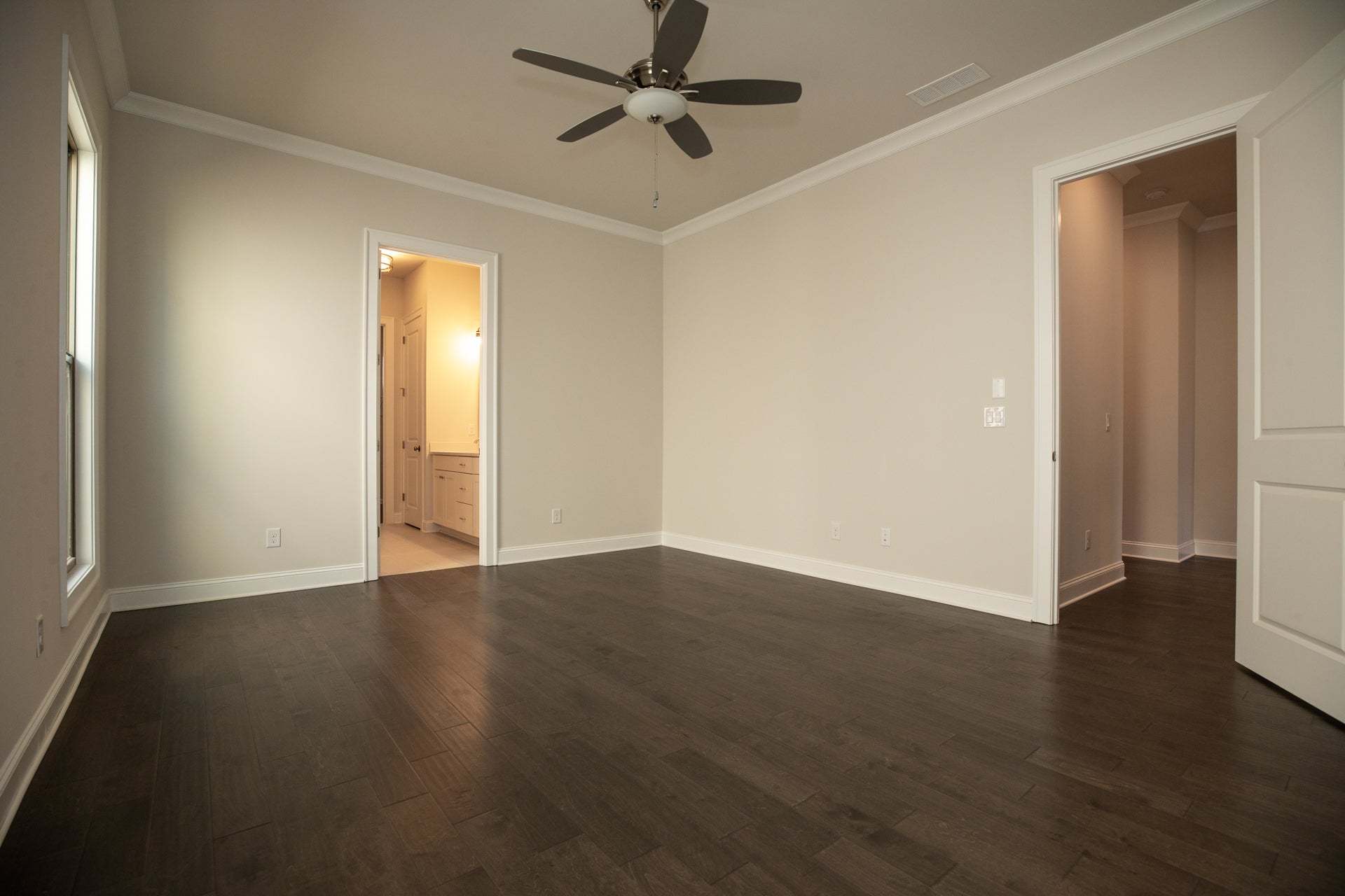 Hampton Home Design Owner's Suite