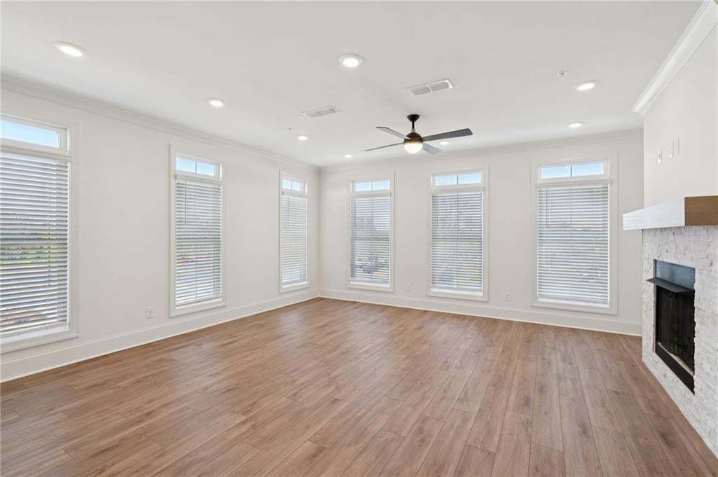 END UNIT with plenty of natural light!