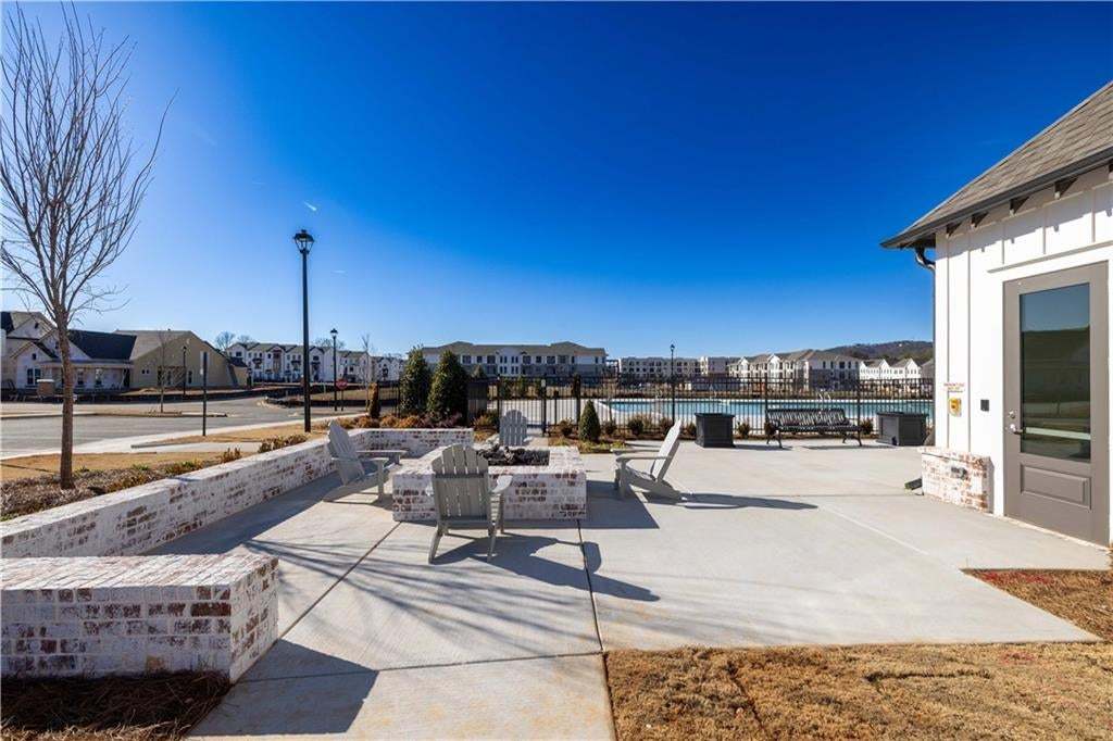 The firepits at the Clubhouse patio are perfect for the chilly fall and winter days here in Aberdeen.  A wonderful place to chat and meet up with fellow residents.