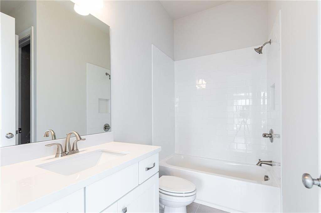 Full bathroom on main