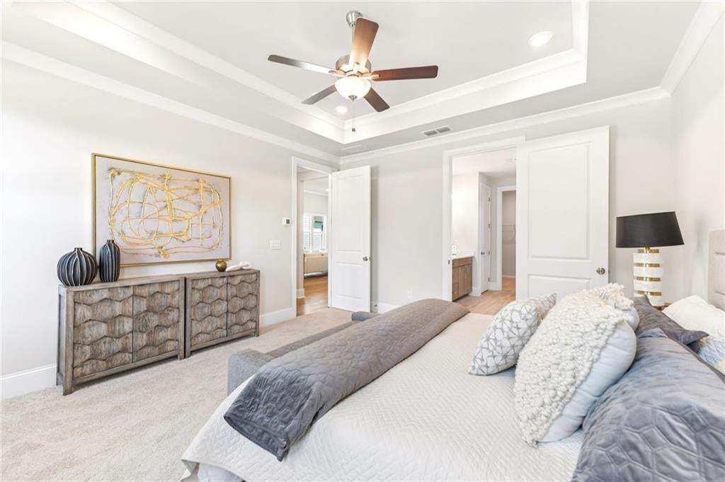 Recessed ceiling with an integrated ceiling fan and lighting