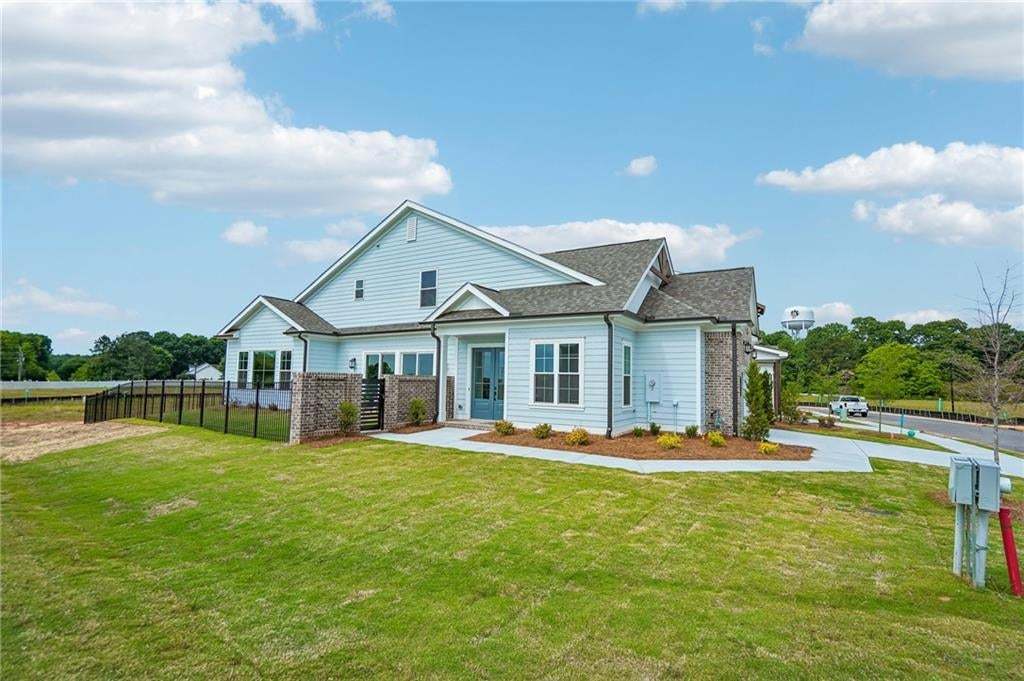 So much curb appeal when you approach the Poppy at The Villas at Aberdeen.  Love the cozy feel of walking up the sidewalk approaching the double doors into this gorgeous home. Not of actual house but for representation purposes, previously built TPG home