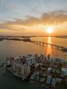The Owen Golden Gate Point por The Ronto Group en Sarasota-Bradenton Florida