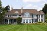 casa en The Russell Company, LLC por The Russell Company, LLC