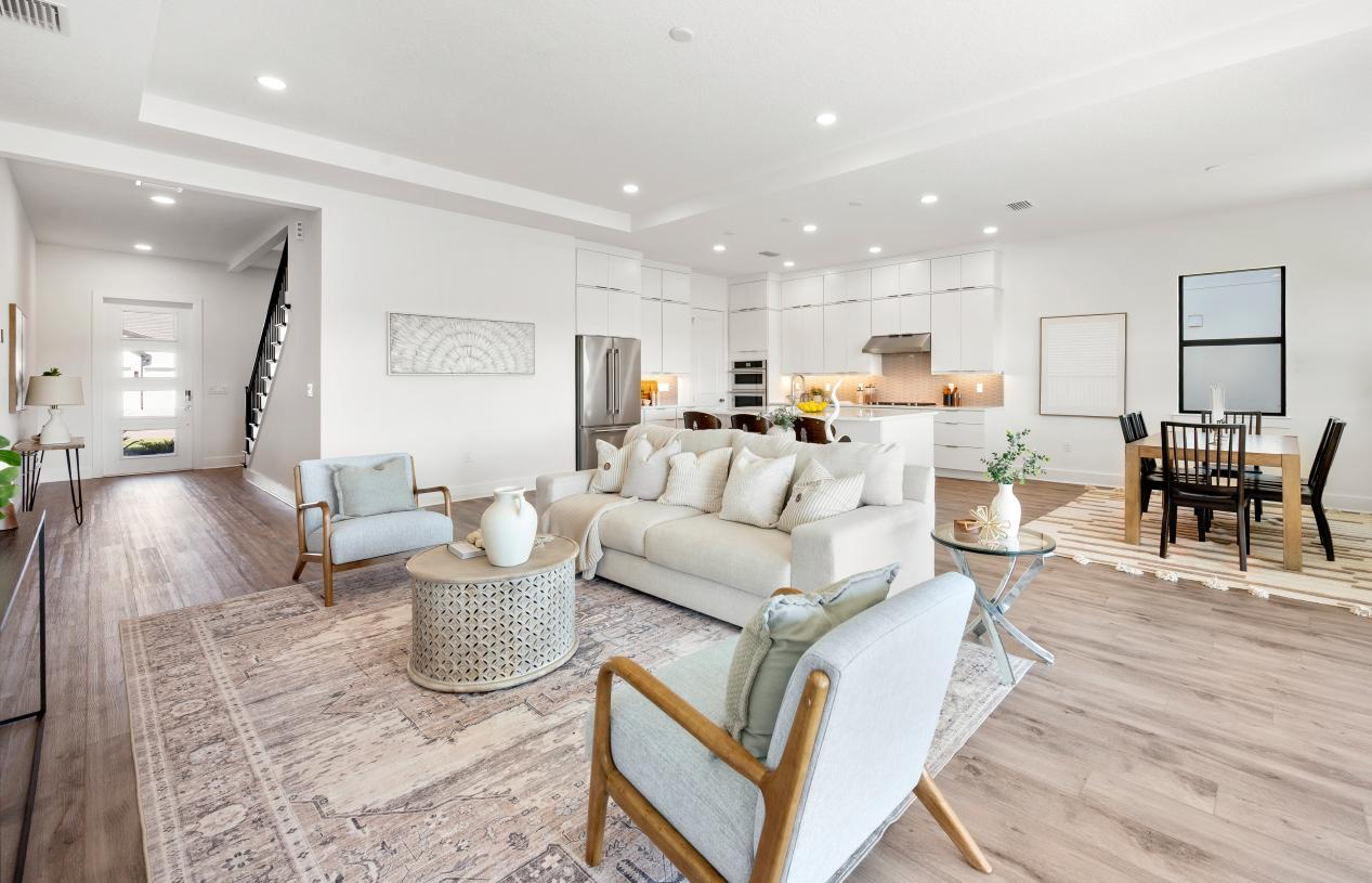 2592 Waterfront Cir (Bearadise)