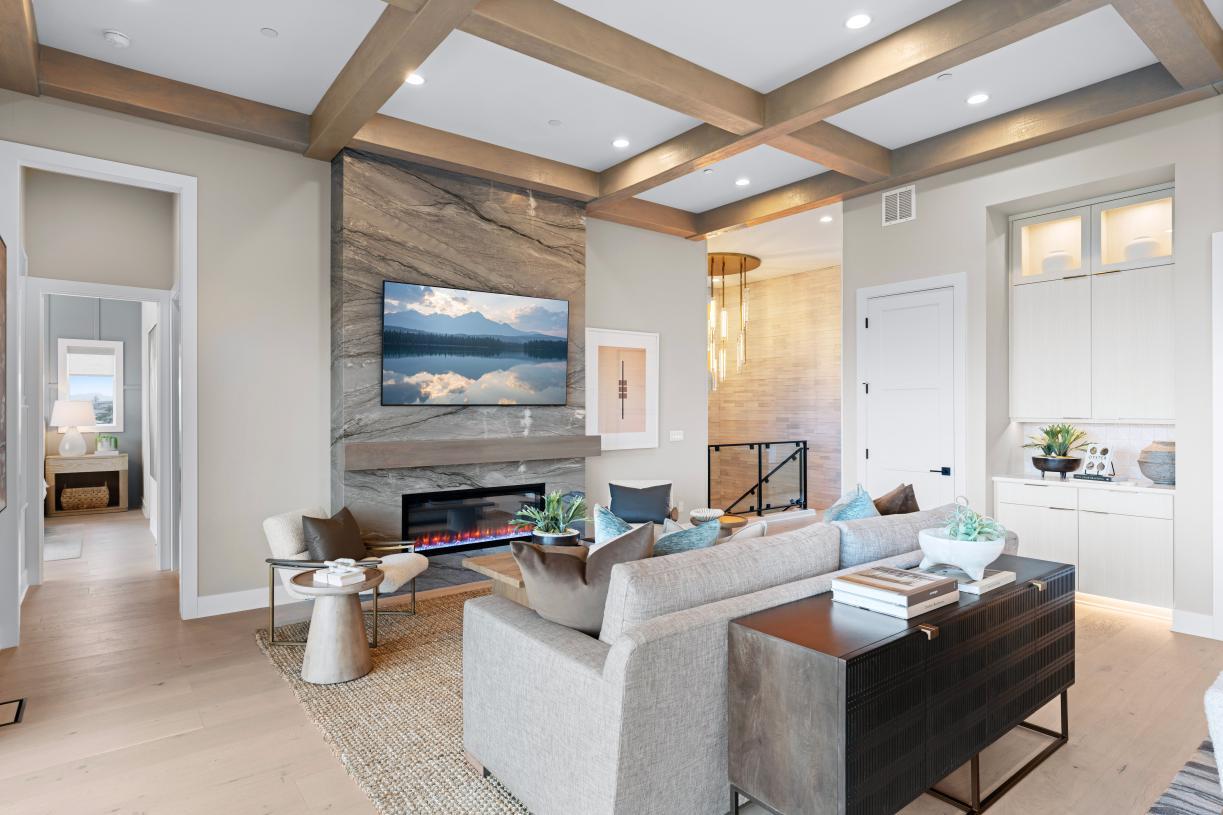 casa en Bluffs at Granite Highlands por Toll Brothers