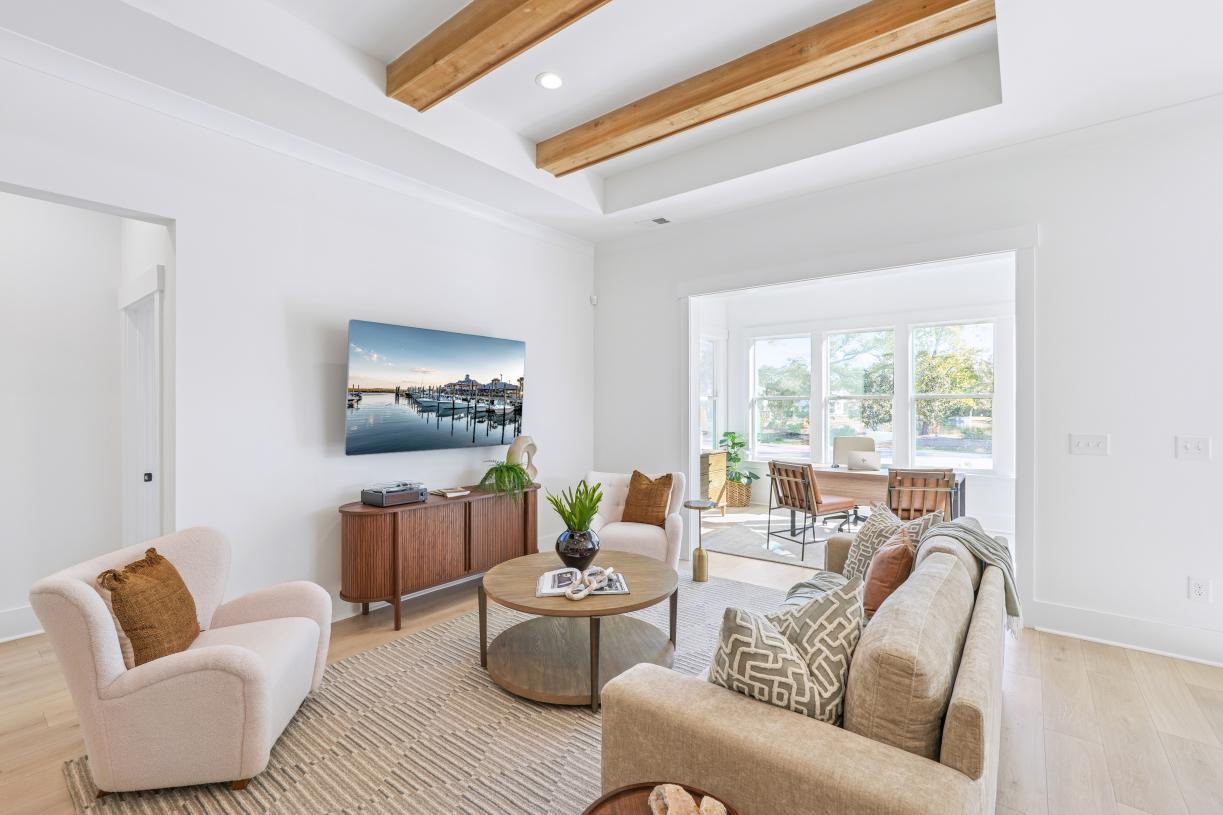 Bright and cozy great room