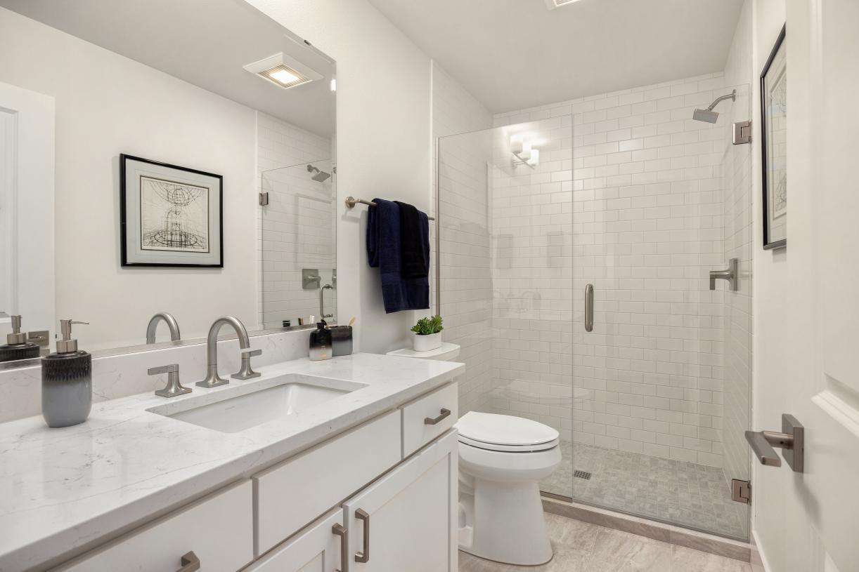 Full bathroom on the first floor