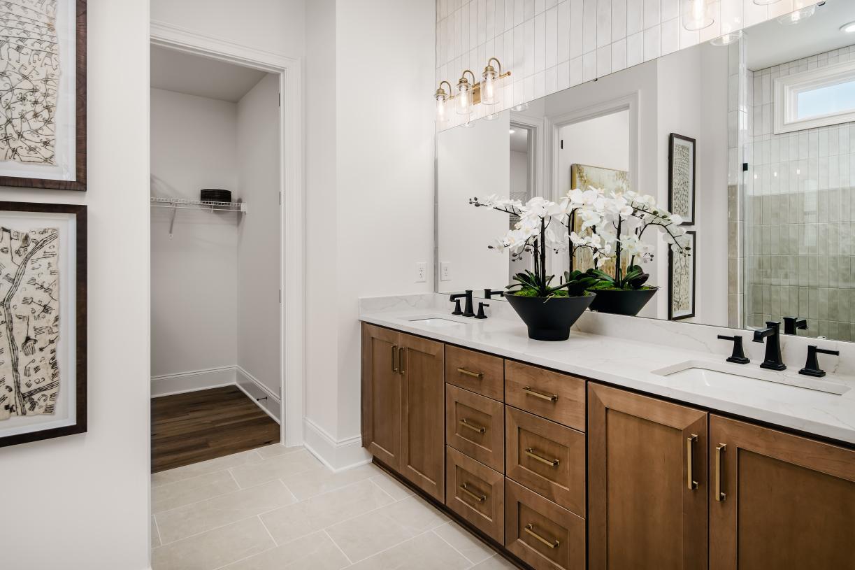 casa en Regency at Olde Towne - Discovery Collection por Toll Brothers