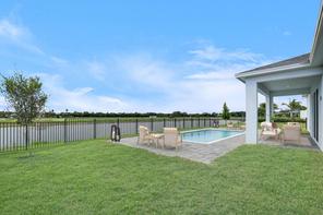 6784 68TH SQ (Sweetbay)