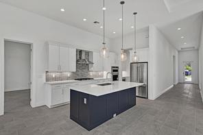 219 SE Calmo Cir (Ketty)