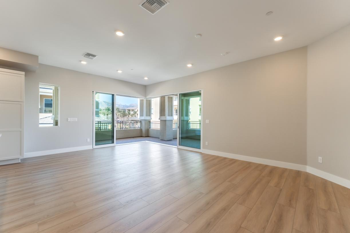 Large open great room with corner pocket sliding doors