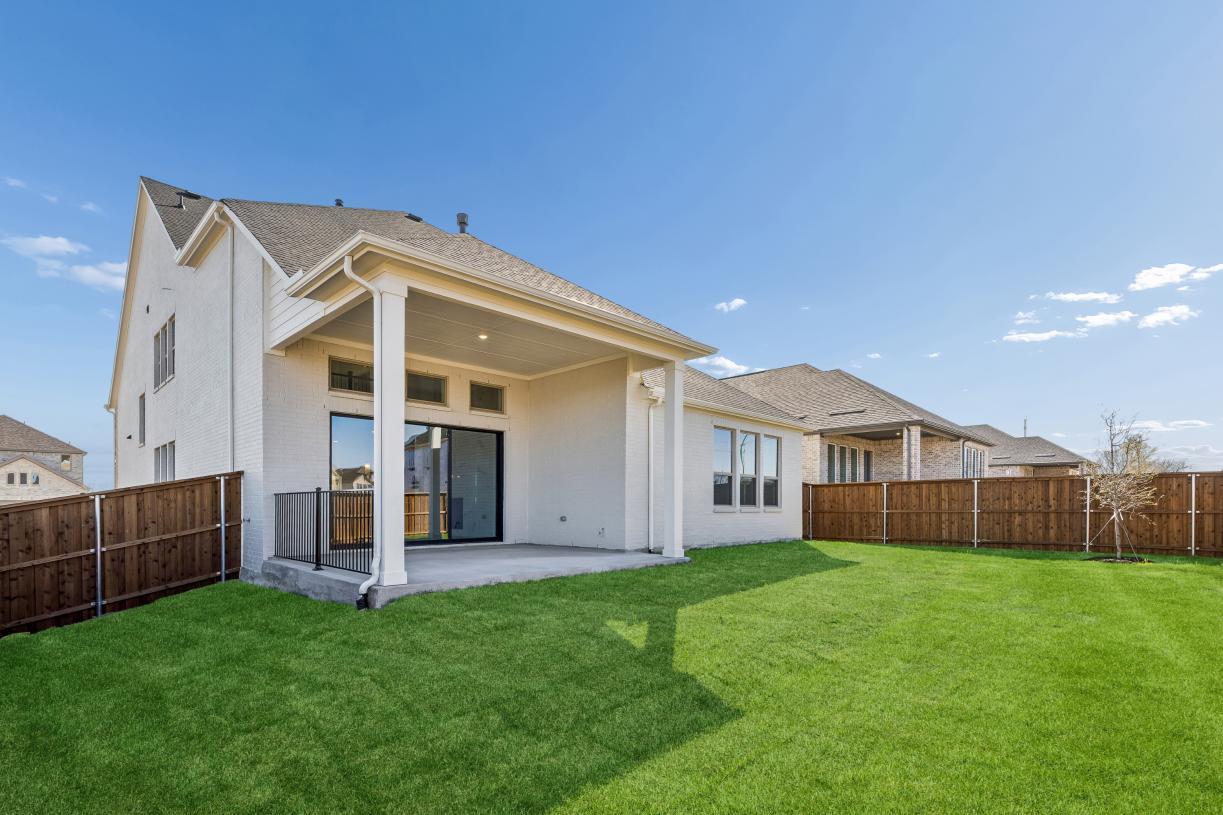 Rear covered patio