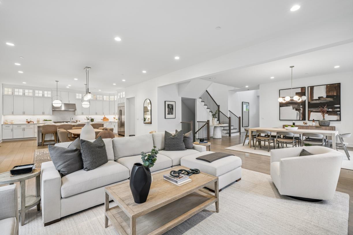 Brady Modern Farmhouse - Manhasset Crest: Manhasset, New York - Toll Brothers