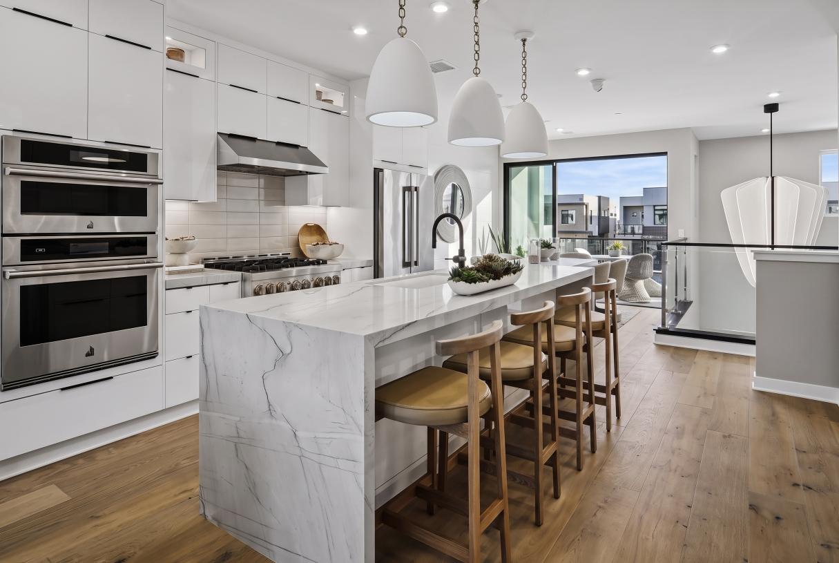 Toll Brothers at Great Park Neighborhoods - Elm Collection por Toll Brothers en Orange County California
