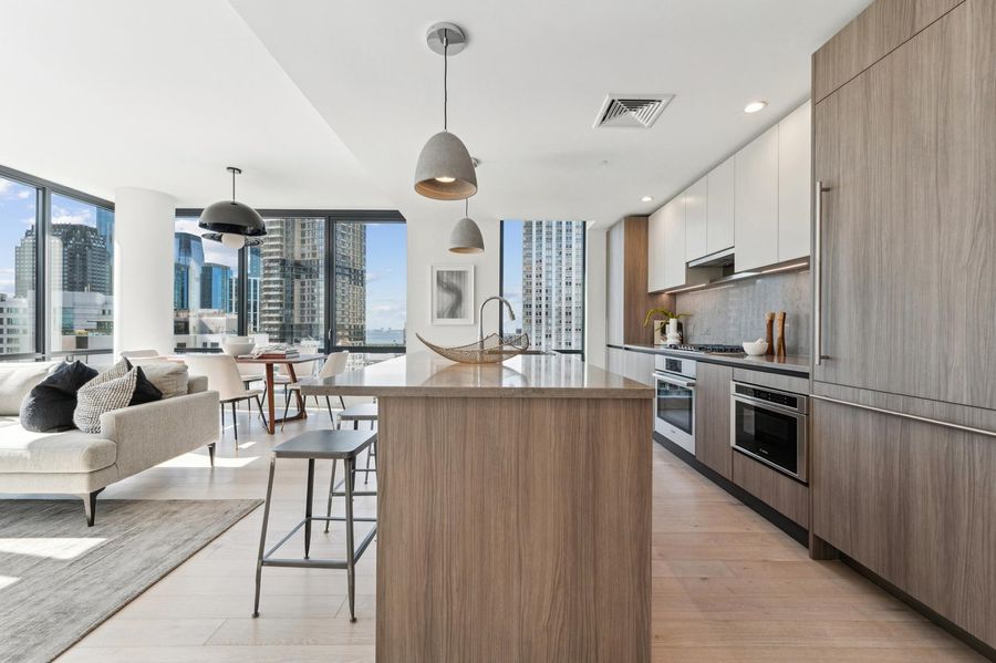 155 BAY ST #1304 (1304)