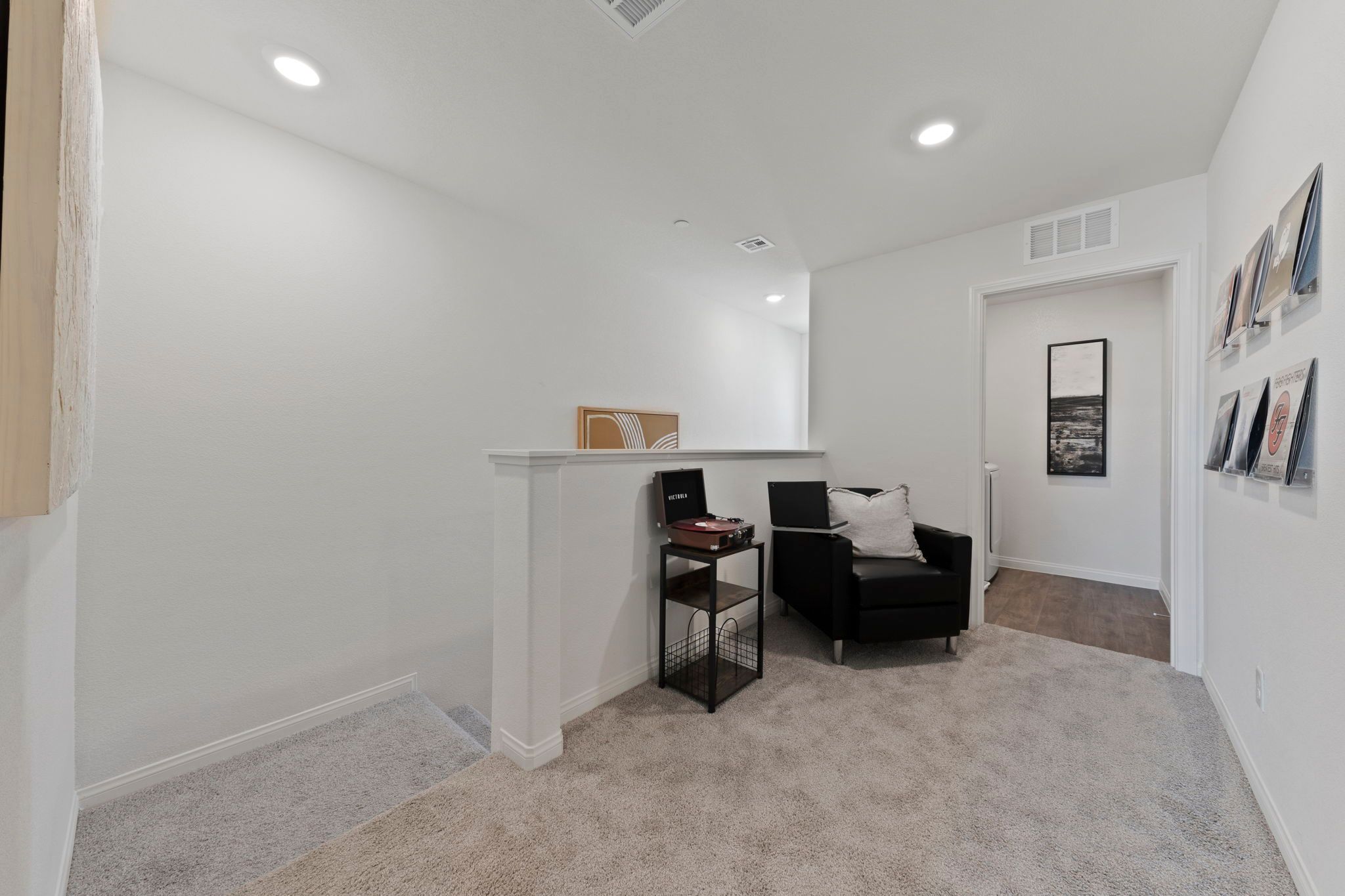 TRIUMPH 230 floor plan