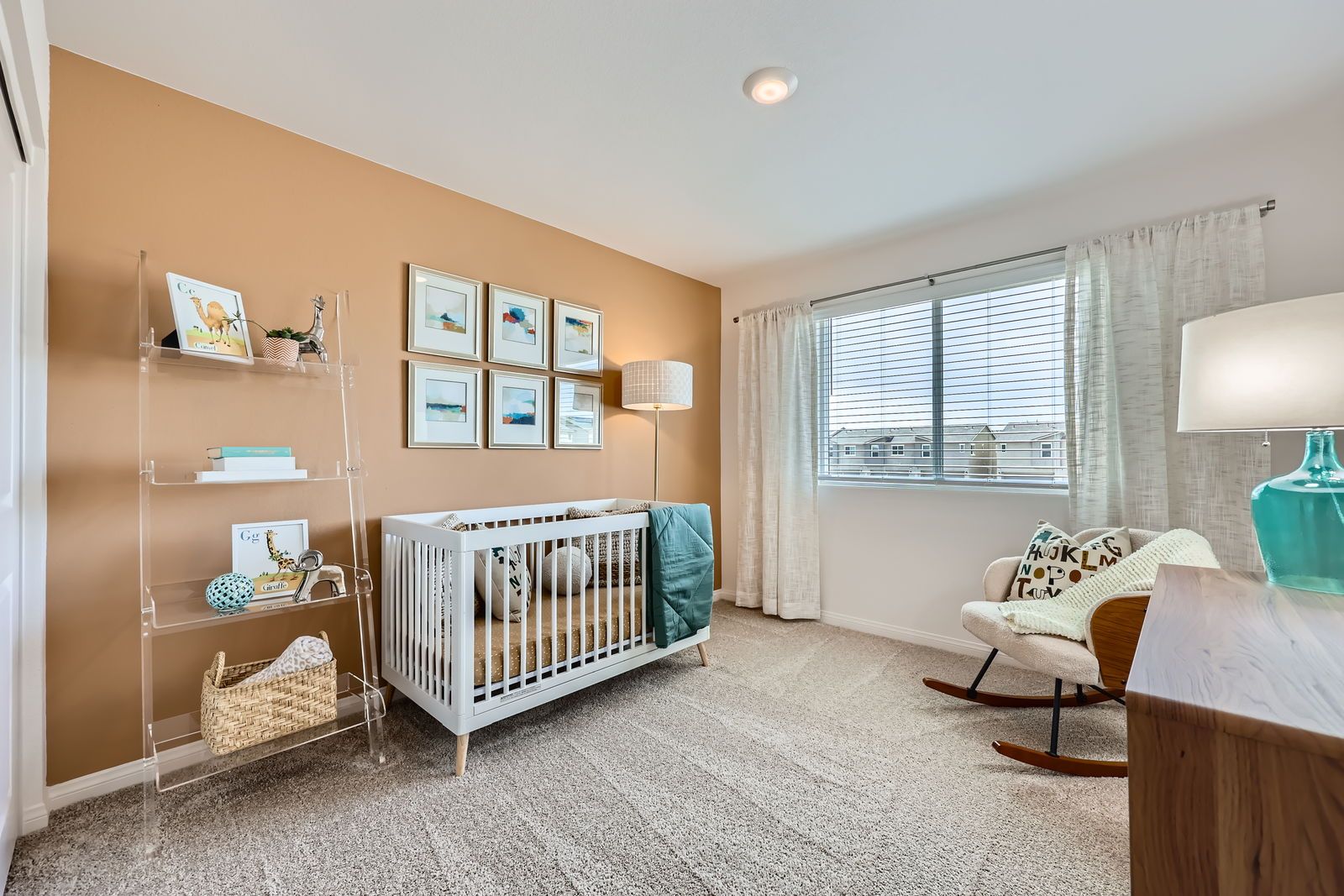 5272 Damrow Ave. Las Vegas, NV 89122