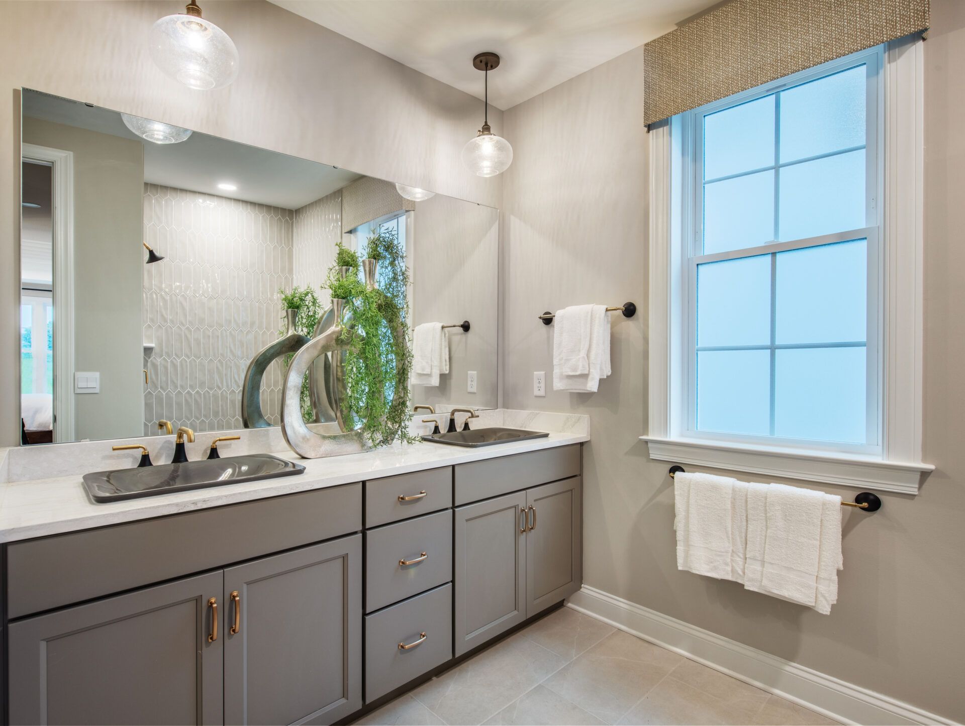 The Franklin Model Primary Bath