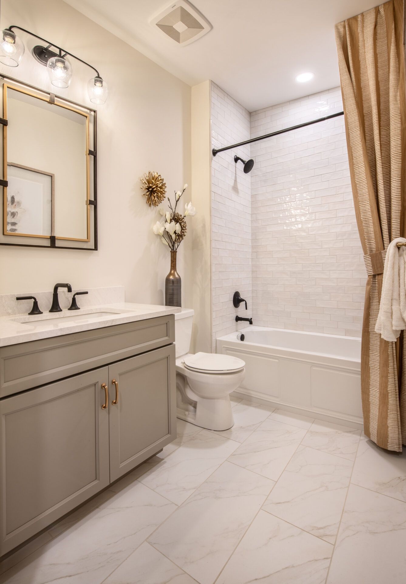 The Franklin Model Bathroom 2