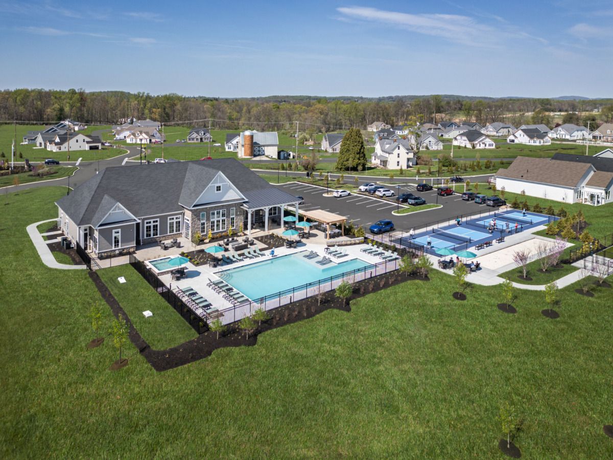 casa en Pinnacle Estates at Brandywine Farms 55+ Living por Traditions of America