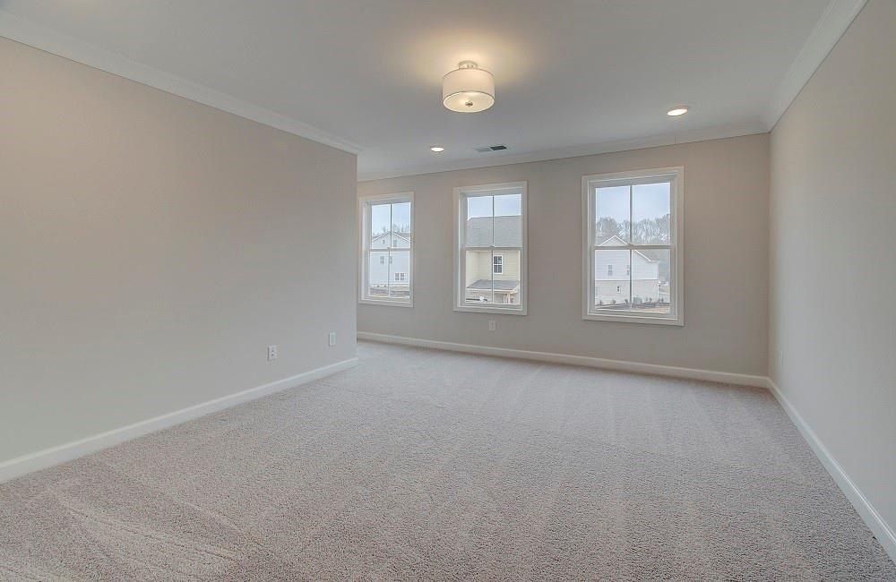 200 Dahlia Drive (Fairview - Winsome Park)