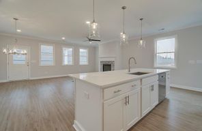 200 Dahlia Drive (Fairview - Winsome Park)