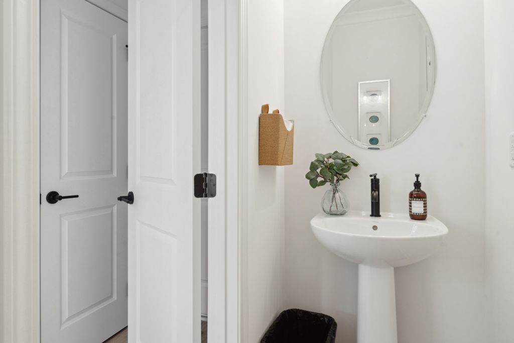 Powder Bath on Main