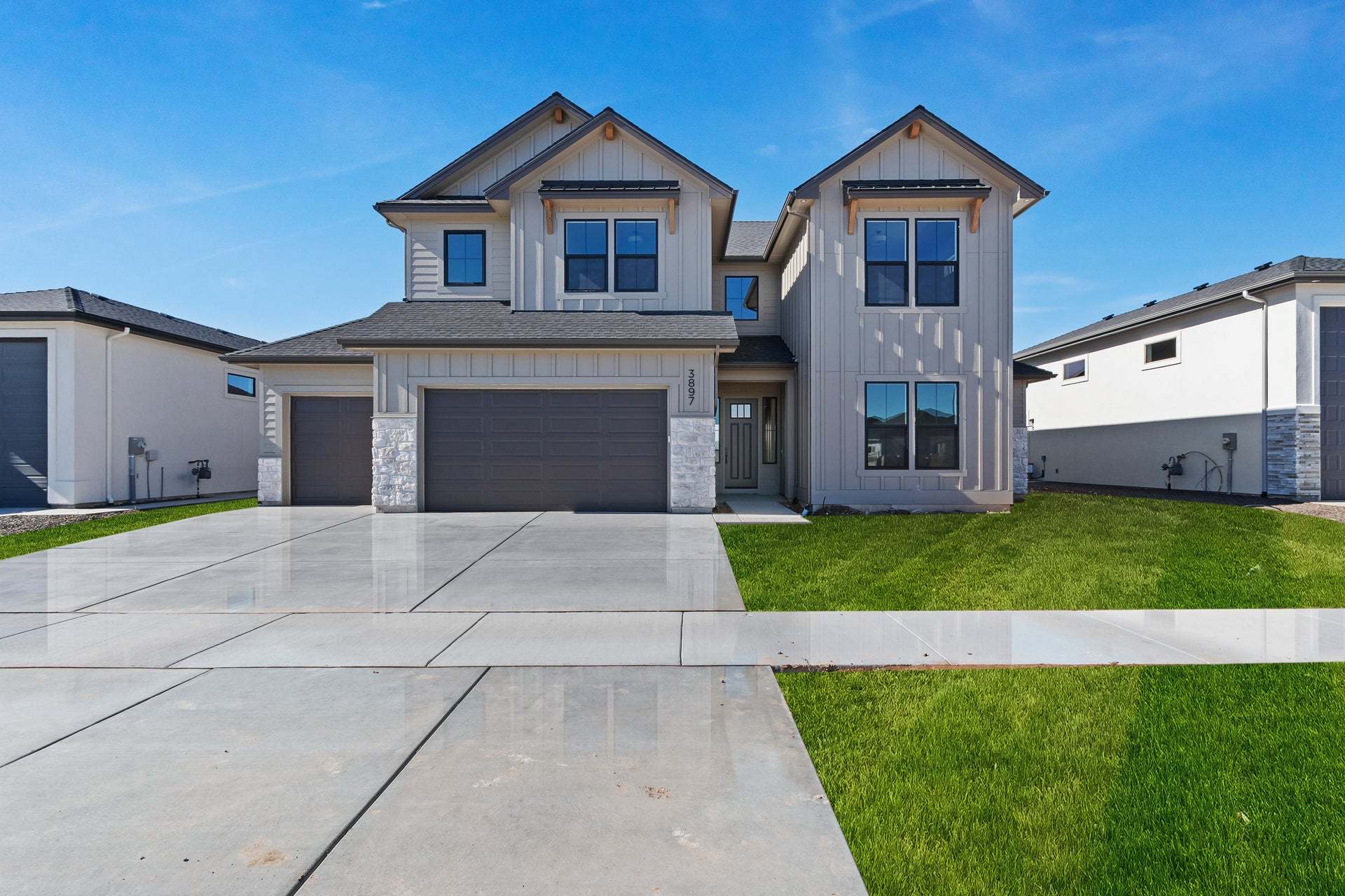 3897 S Corabell Ave (Bethpage)