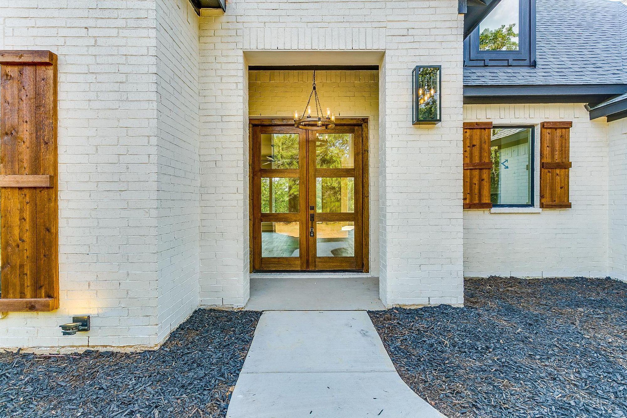 151 Sarra Ln. Poolville, TX 76487