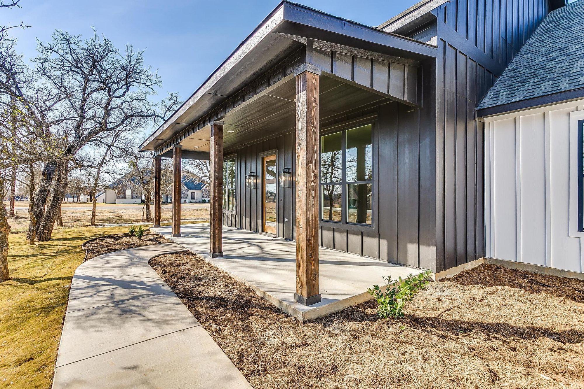 151 Sarra Ln. Poolville, TX 76487