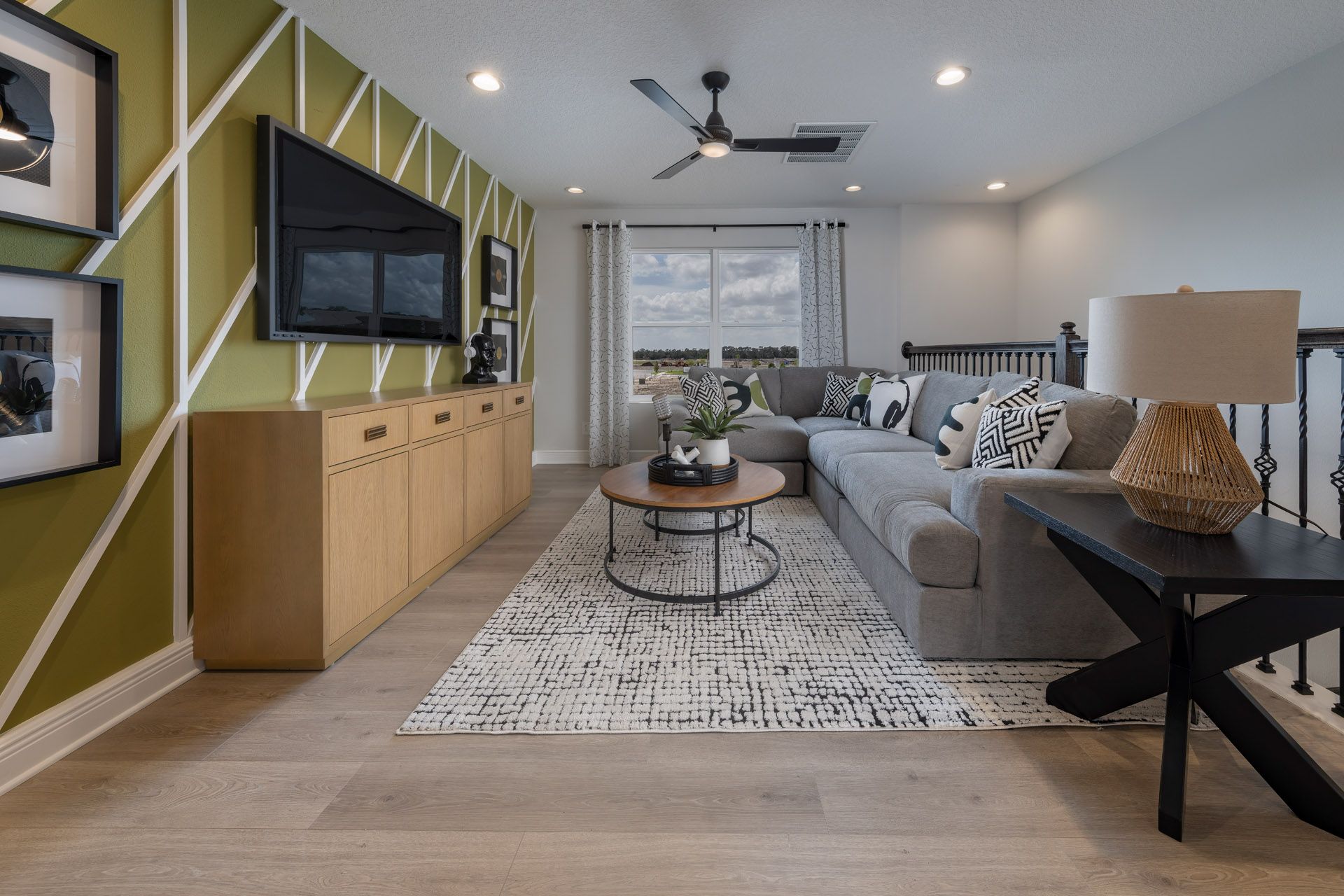 Sims second floor flex space