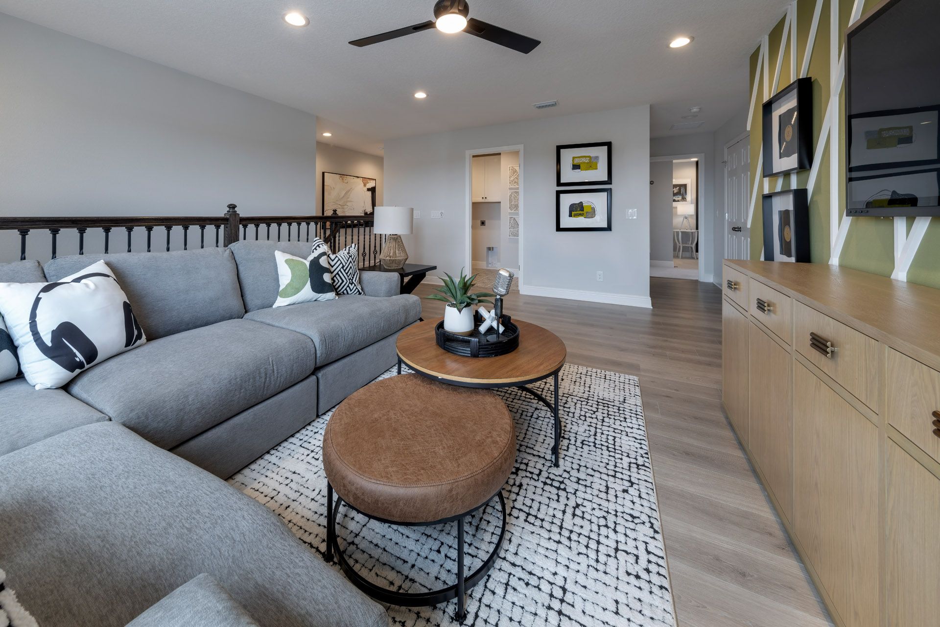 Sims second floor flex space