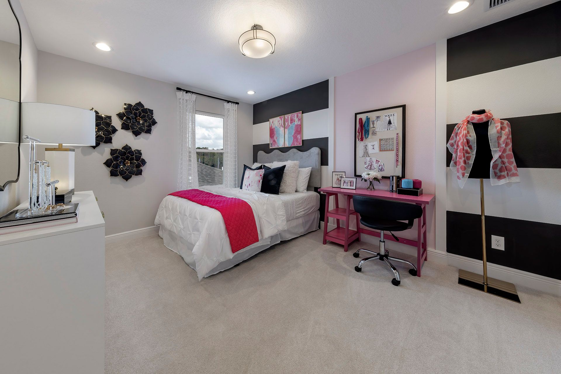 Sims fourth bedroom