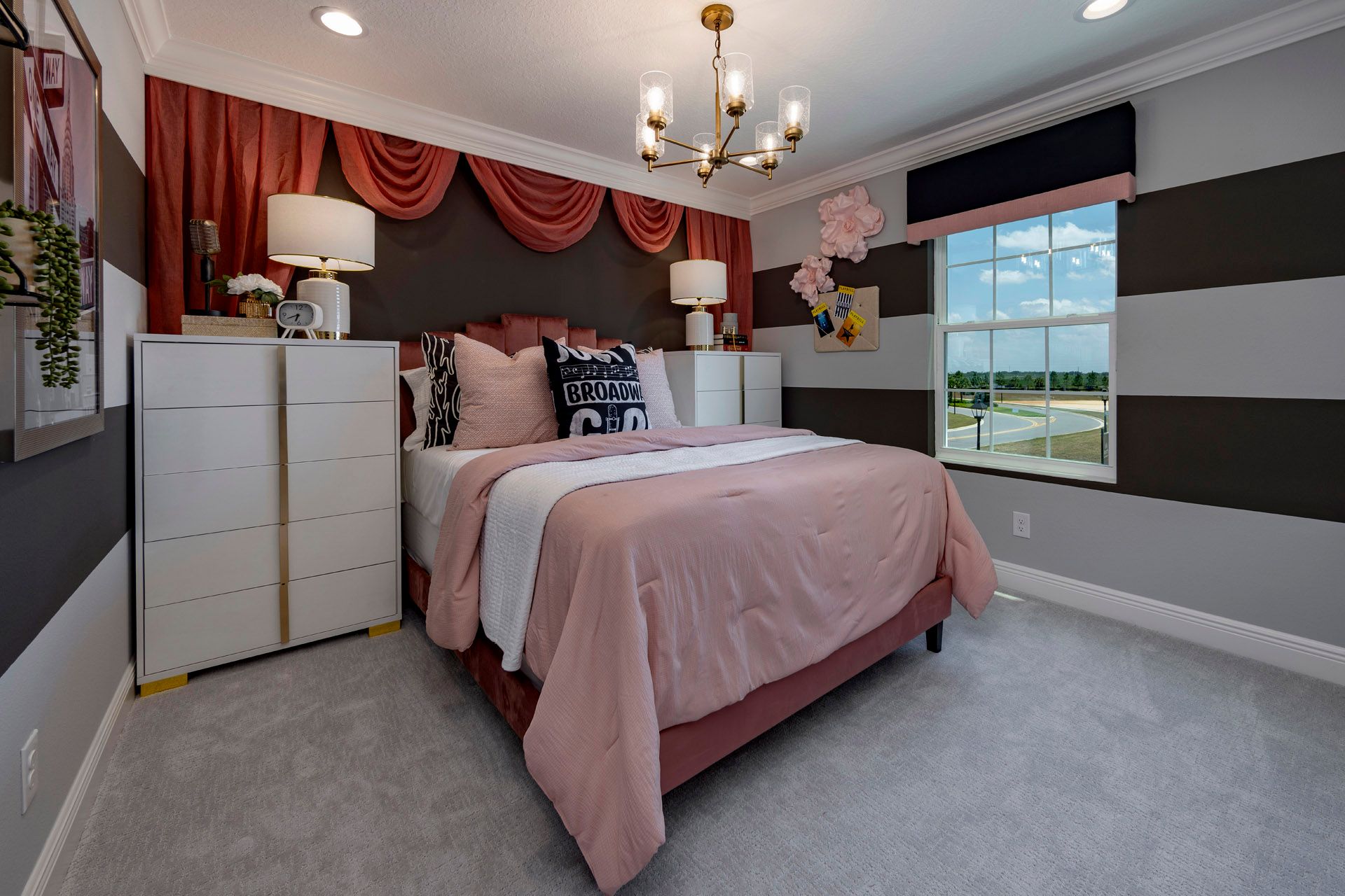 Lopez third bedroom
