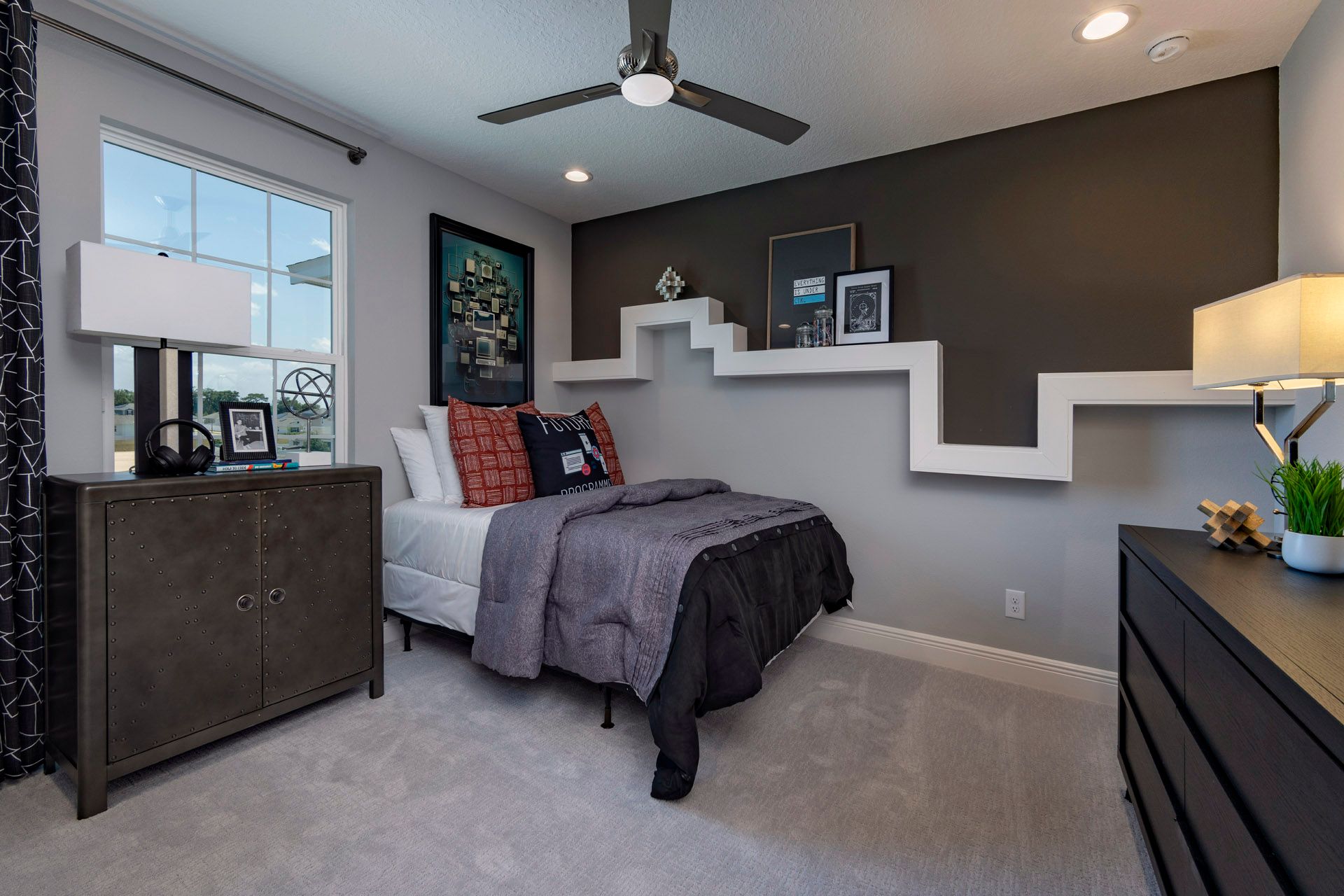 Lopez fourth bedroom