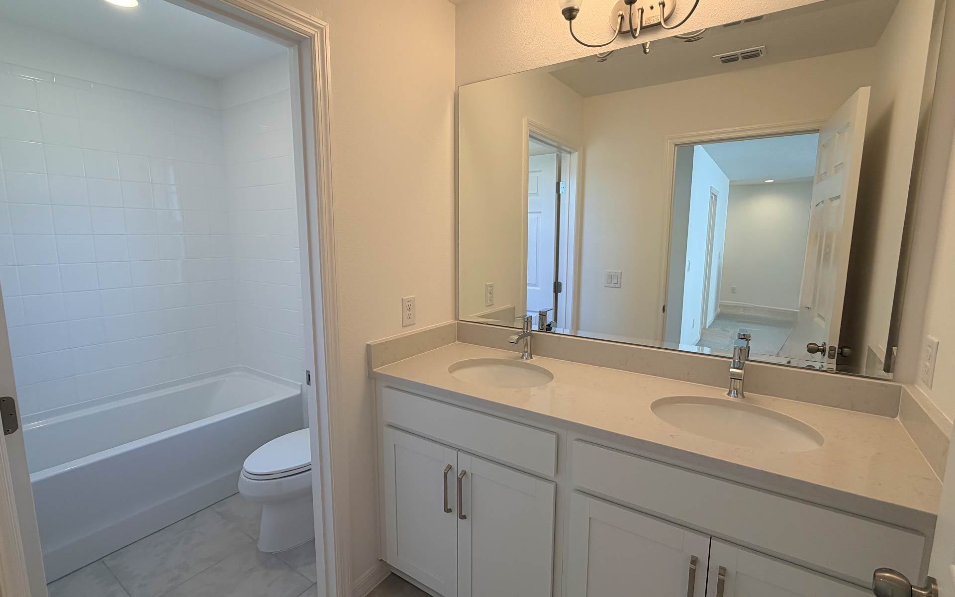 Modern Bathroom with Stylish Fixtures in Central Florida Home