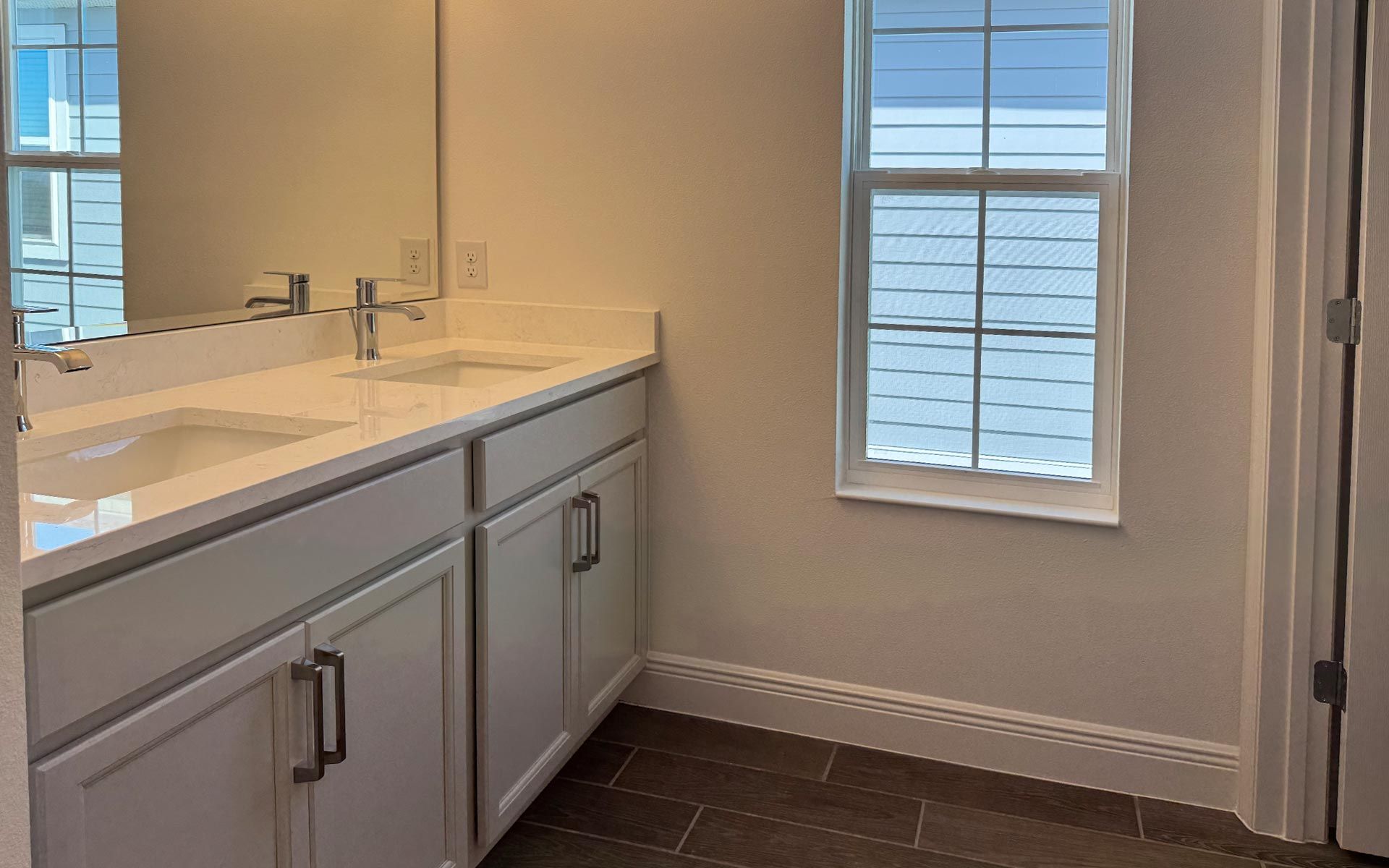 Modern Bathroom with Stylish Fixtures in Central Florida Home