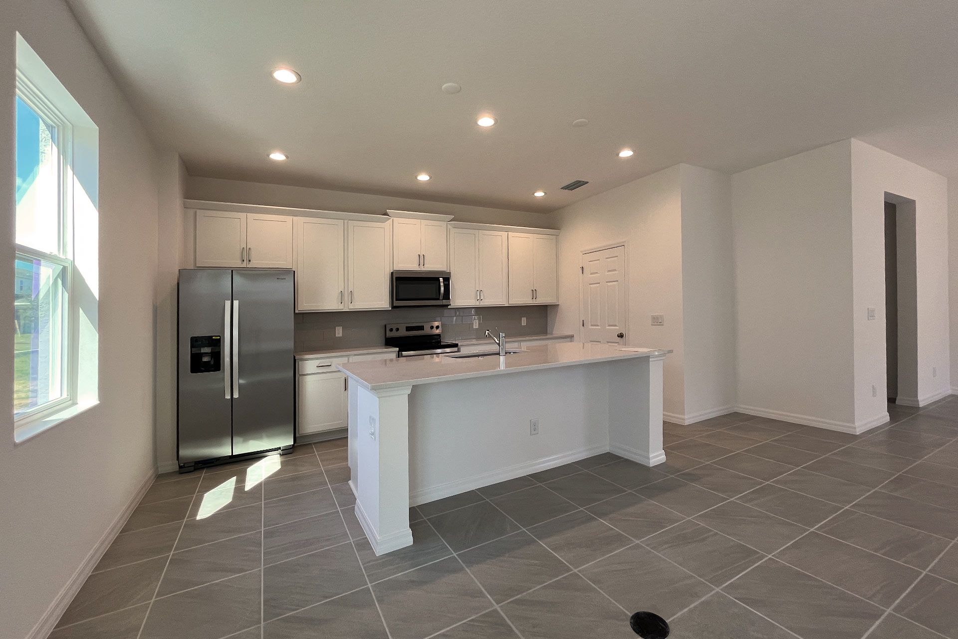 Spacious and Functional Kitchen in Central Florida Home