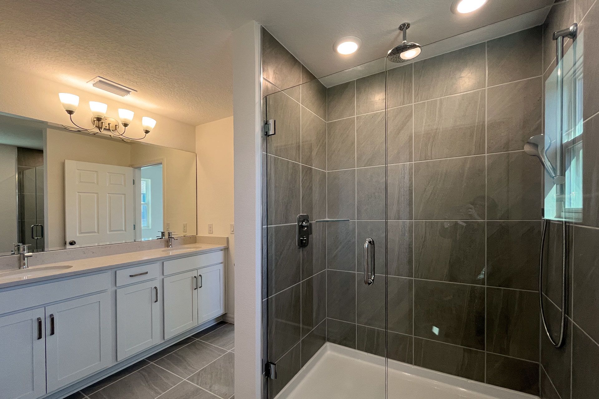 Spa-Like Primary Bathroom in Central Florida Home