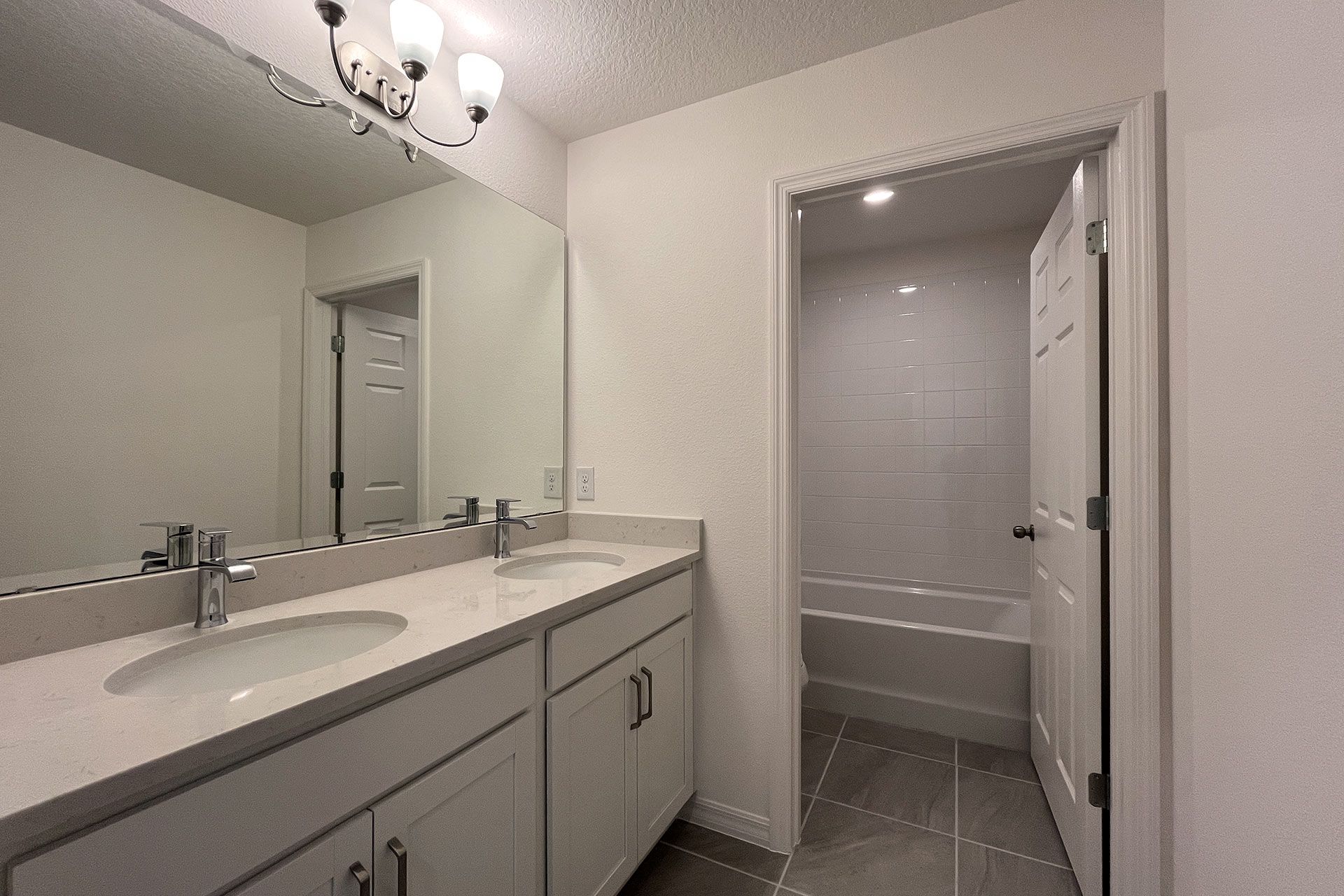 Modern Bathroom with Stylish Fixtures in Central Florida Home