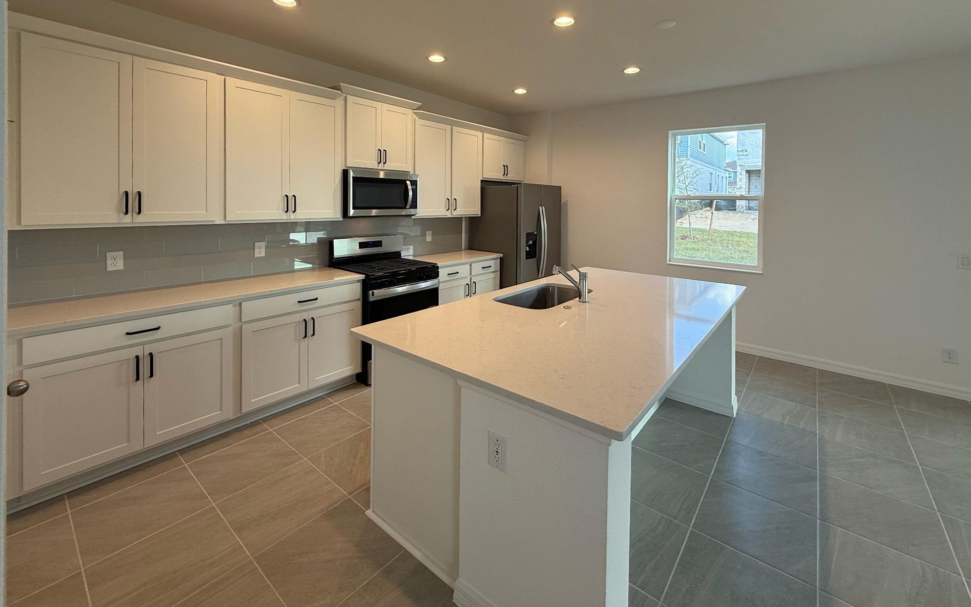 Modern Open-Concept Kitchen in Central Florida Home