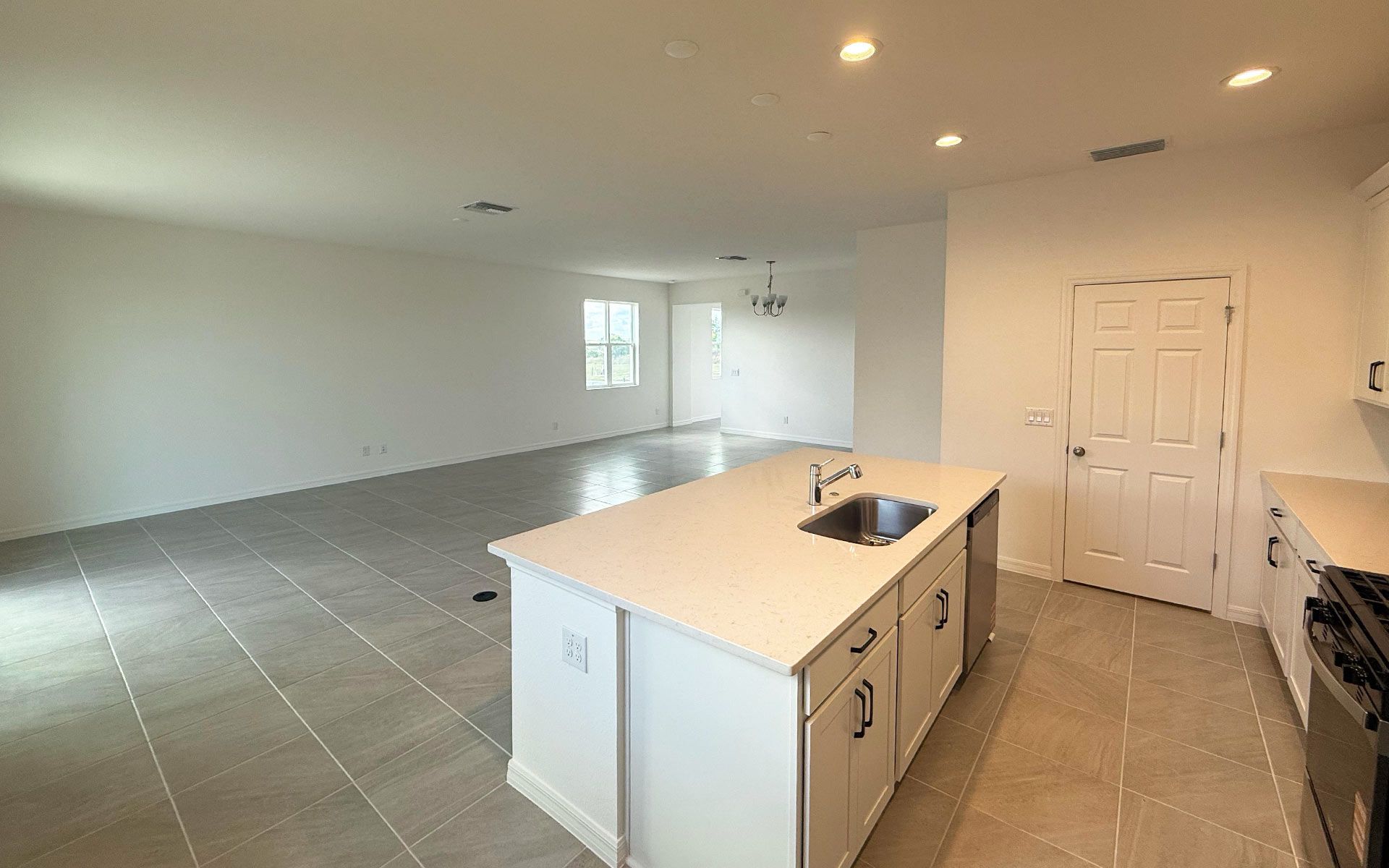 Modern Open-Concept Kitchen in Central Florida Home