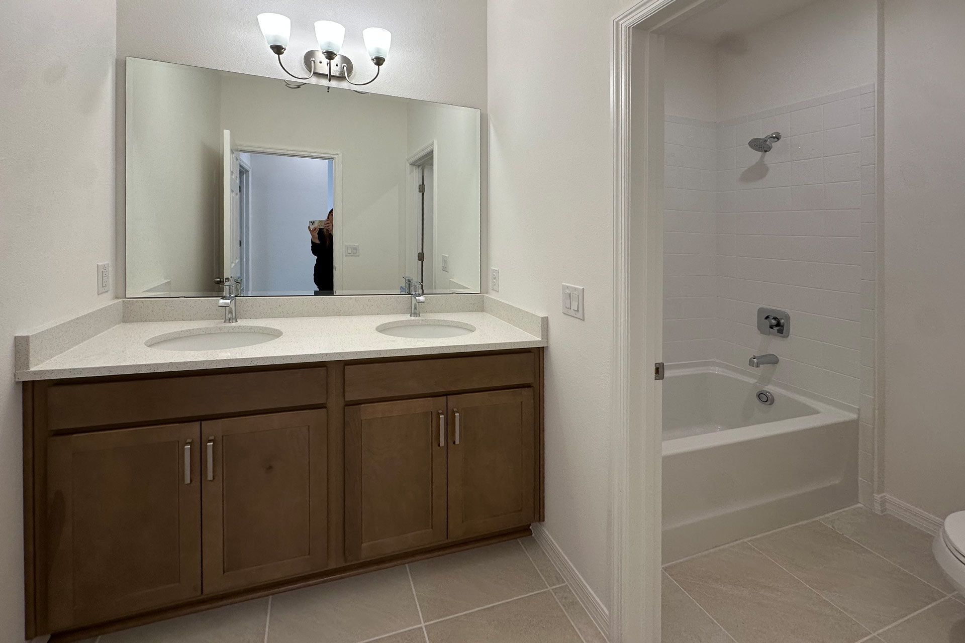 Modern Bathroom with Stylish Fixtures in Central Florida Home