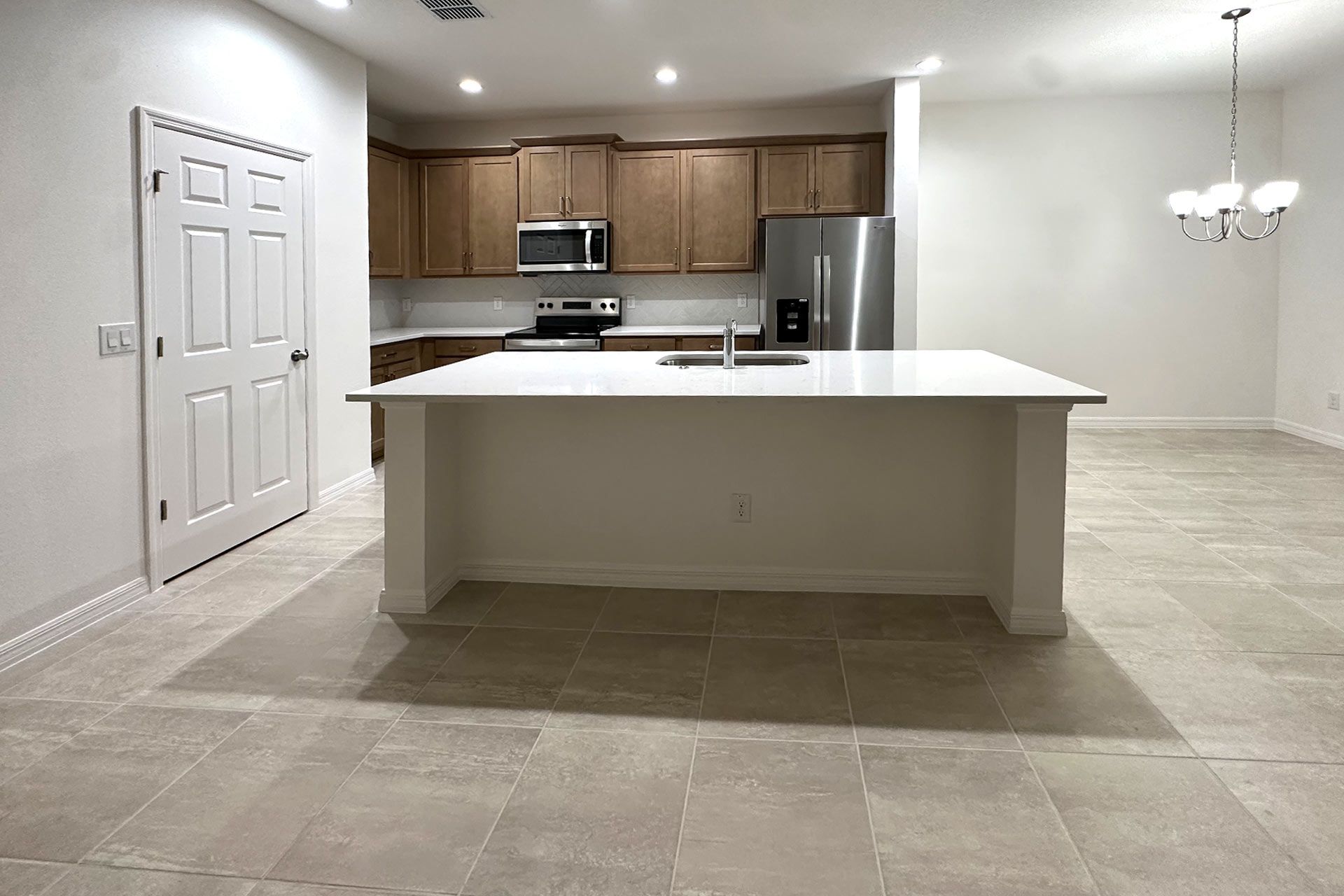 Spacious and Functional Kitchen in Central Florida Home