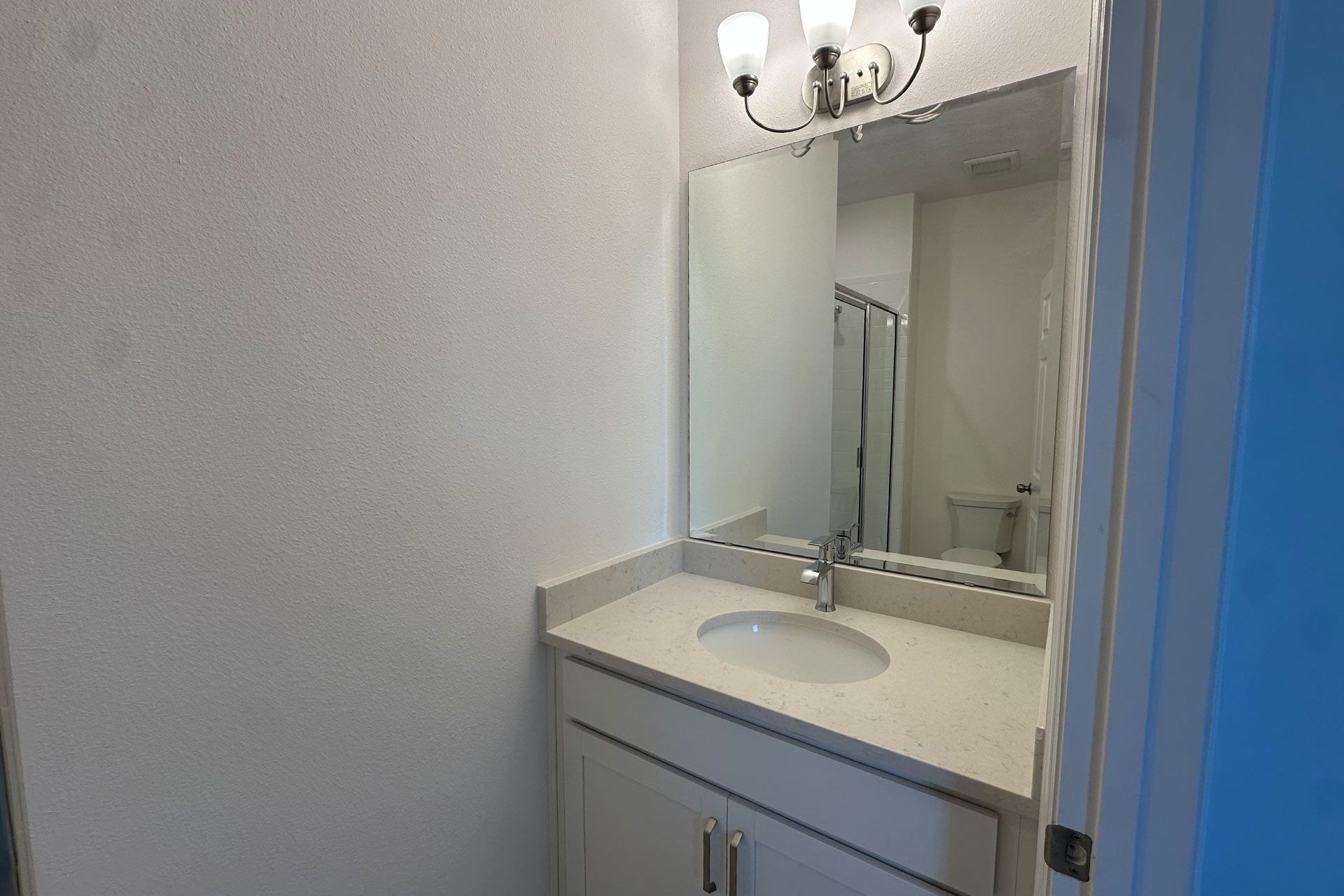 Comfortable and Functional Bathroom in Central Florida House